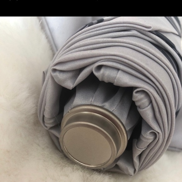 RARE Fondation Louis Vuitton Gray umbrella folding new - Picture 4 of 6